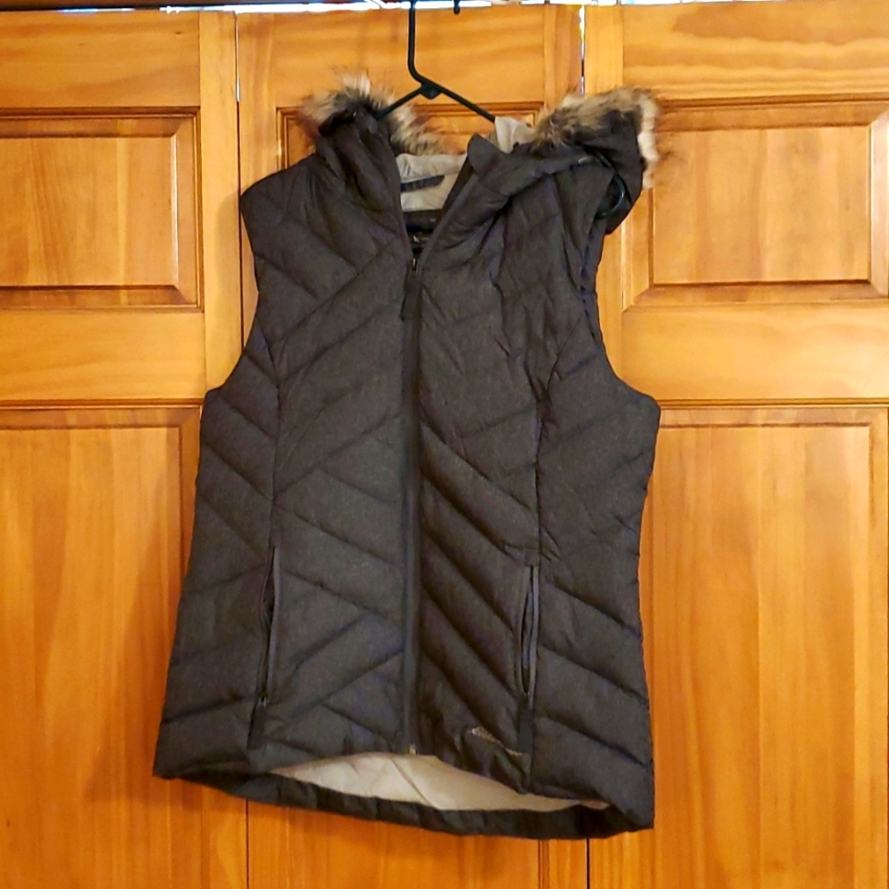 Eddie Bauer Vest, Size Large, Grey Color